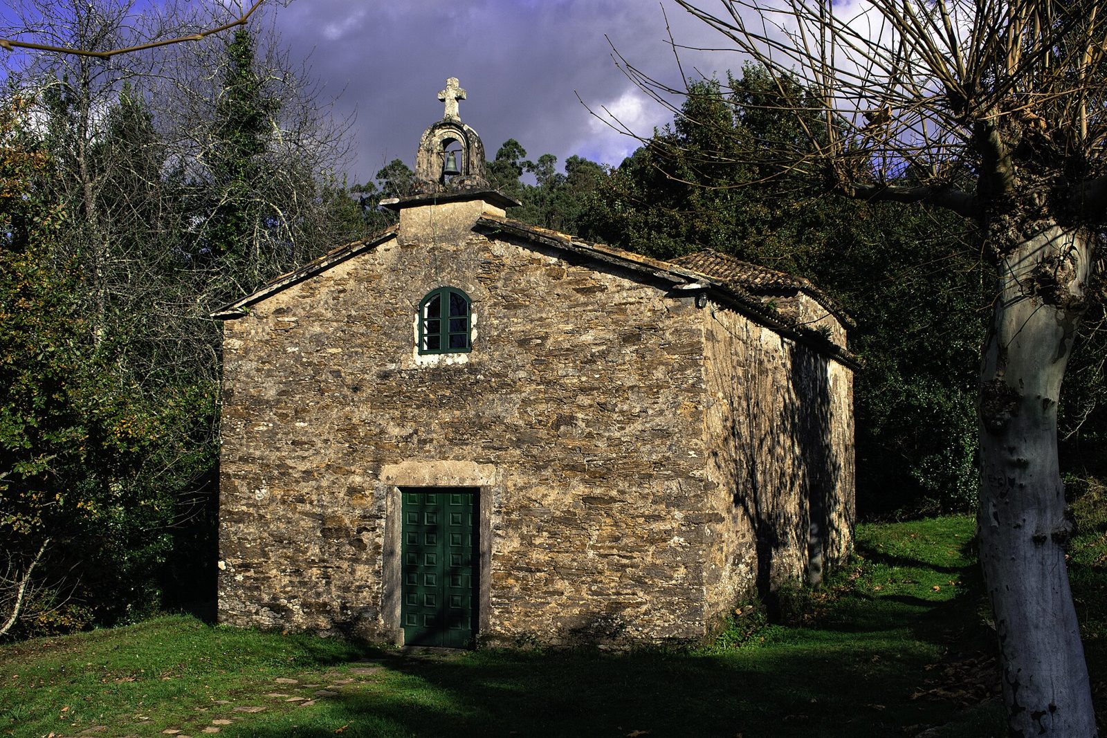 Capela de Santa Irene, O Pino